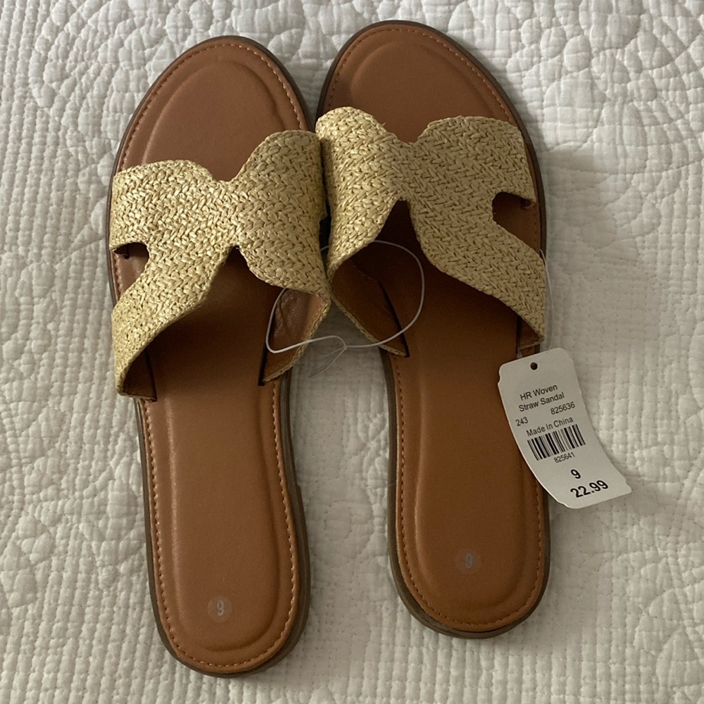 NWT woven straw sandals size 9